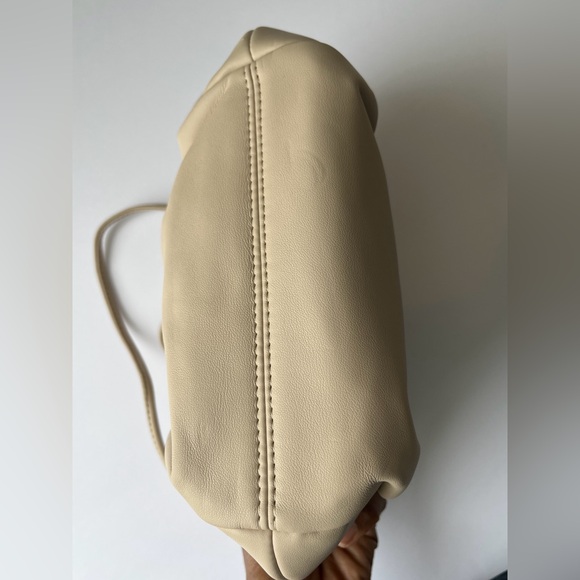 Oak + Fort Scrunch Top Clutch Sandstone - Picture 4 of 8